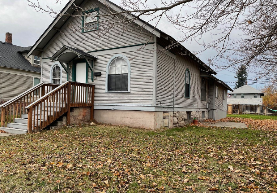 1017 E Augusta Ave in Spokane, WA - Building Photo