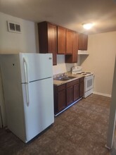 1 Bedroom apartment in Great Location w/ 1... in Raleigh, NC - Building Photo - Building Photo