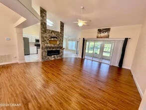 137 Bryan Cave Rd in South Daytona, FL - Building Photo - Building Photo