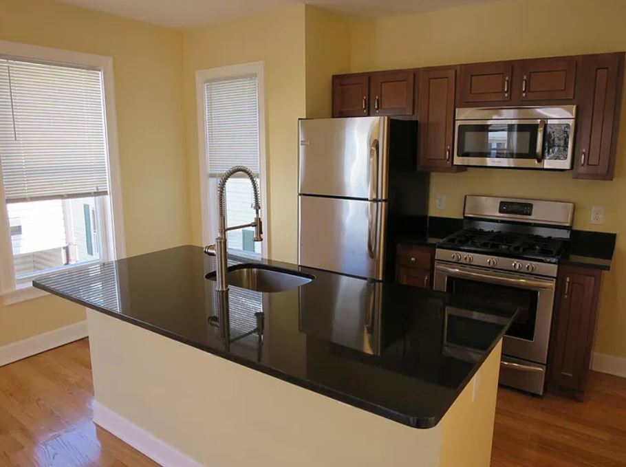 10 Jay St, Unit 2 in Somerville, MA - Building Photo