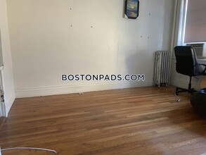 1350 Commonwealth Ave in Boston, MA - Building Photo - Building Photo