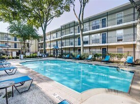 2825 Bellefontaine in Houston, TX - Building Photo