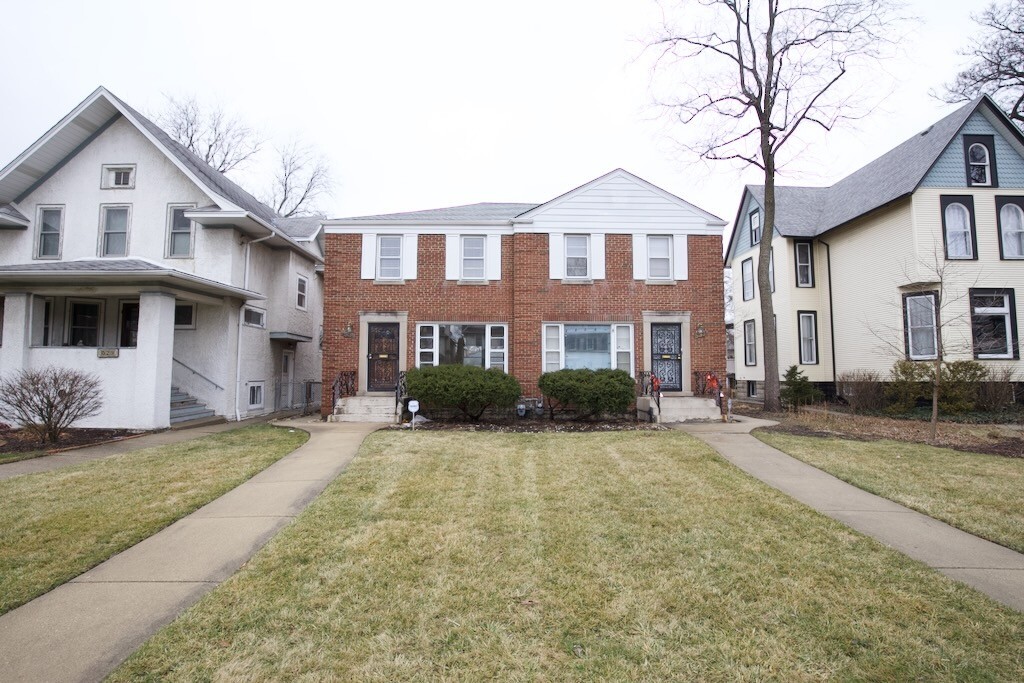 531 N Lombard Ave, Unit M03H in Oak Park, IL - Building Photo