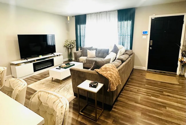 property at 1204 E Lambright St