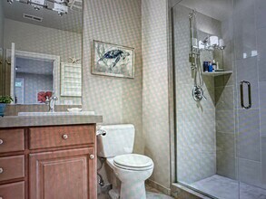 3900 Canal Rd in Lake Oswego, OR - Building Photo - Building Photo