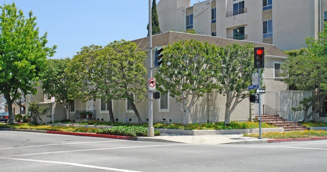 8919-8921 Burton Way in Los Angeles, CA - Foto de edificio - Building Photo