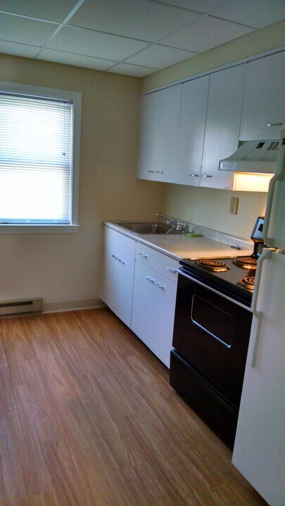 32 Forest Rd, Unit 5 in Wilton, NH - Building Photo