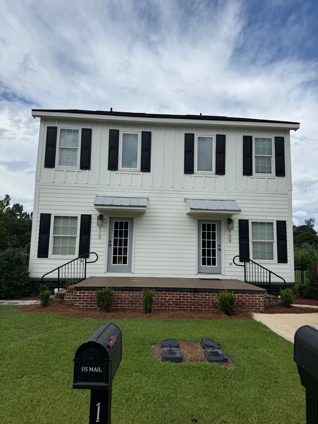 110 Pine St in Thomasville, GA - Building Photo - Building Photo