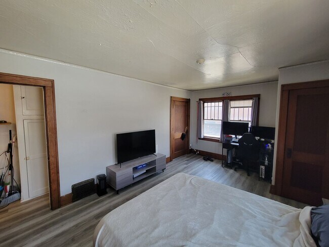 2216 Merner Ave in Cedar Falls, IA - Building Photo - Building Photo