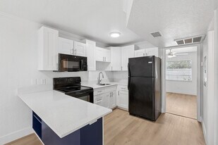 Harper Flats in Tampa, FL - Building Photo