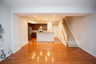 208 Alex Way in Cinnaminson, NJ - Building Photo - Building Photo