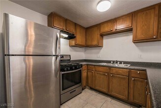 5278 S Maryland Pkwy in Las Vegas, NV - Building Photo - Building Photo