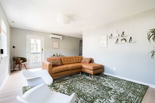 1616 NW Northrup St in Portland, OR - Building Photo