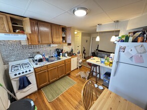 303 Spring Street Ext, Unit 5 in Medford, MA - Building Photo - Building Photo