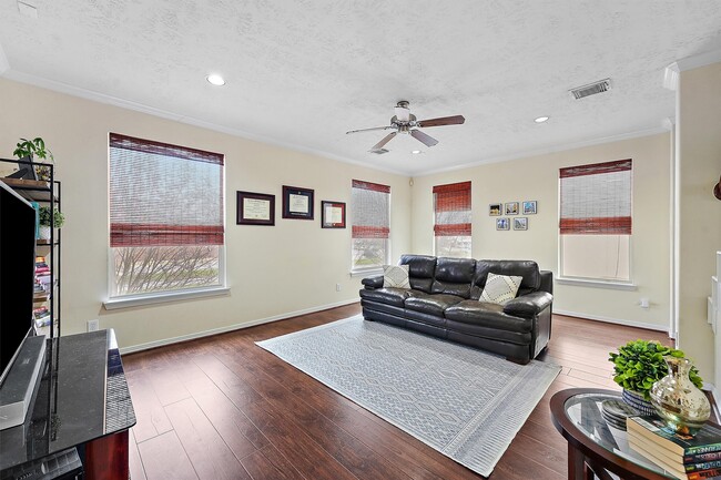 property at 7818 Stoneyway Dr