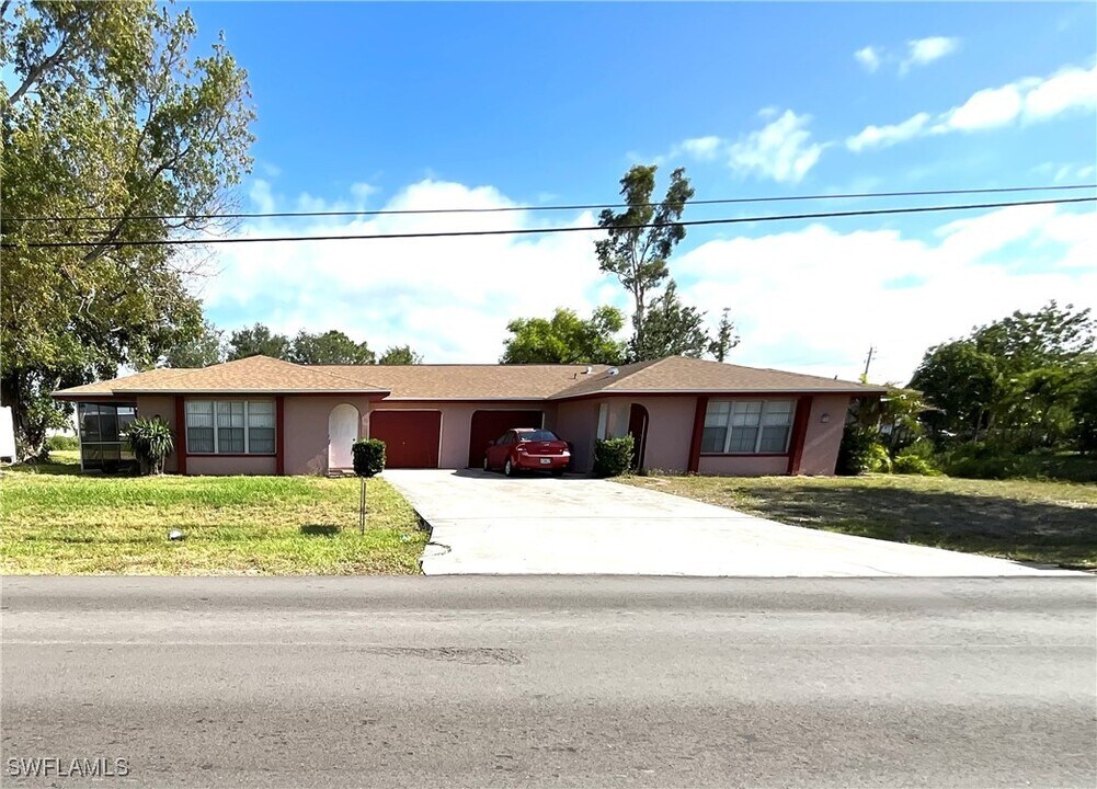 7675 Winged Foot Dr in Ft. Myers, FL - Building Photo