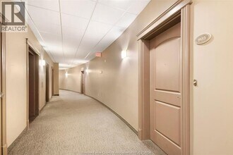 1225 Riverside Dr W in Windsor, ON - Foto de edificio - Building Photo