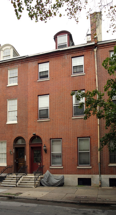 1213 Spruce St in Philadelphia, PA - Building Photo