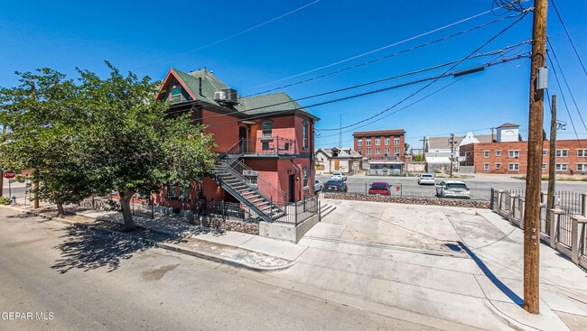 property at 702 Myrtle Ave