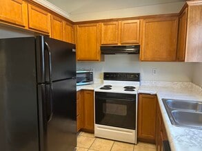 1325 Trent Blvd in Lexington, KY - Building Photo - Building Photo