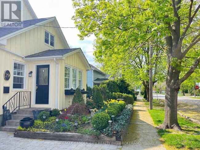 29 Ann St in St Catharines, ON - Building Photo - Building Photo