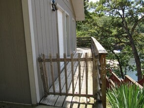 137 Walnut Ct in Lake Ozark, MO - Foto de edificio - Building Photo