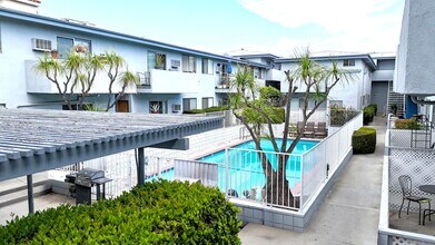 Corteen Apartments in North Hollywood, CA - Building Photo - Building Photo