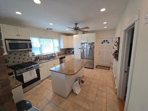 146 Hillside Rd in Watertown, MA - Building Photo - Building Photo