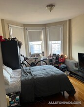 1197 Commonwealth Ave, Unit 18 in Boston, MA - Building Photo - Building Photo