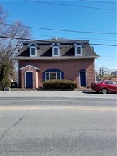 402 Nazareth Pike in Bethlehem, PA - Building Photo - Building Photo