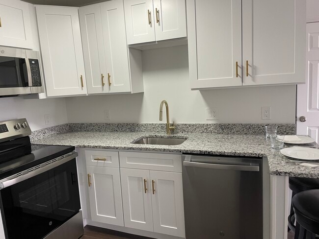 46 Cochituate Rd, Unit Unit 107 in Framingham, MA - Building Photo - Building Photo