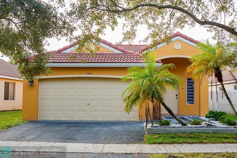 1566 Mira Vista Cir in Weston, FL - Building Photo