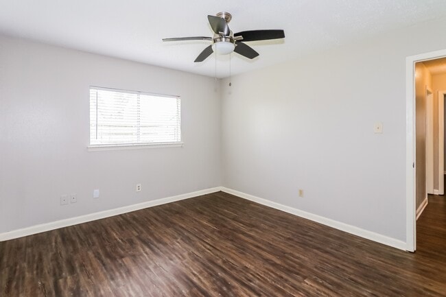 property at 10810 Lakewood Oaks Dr