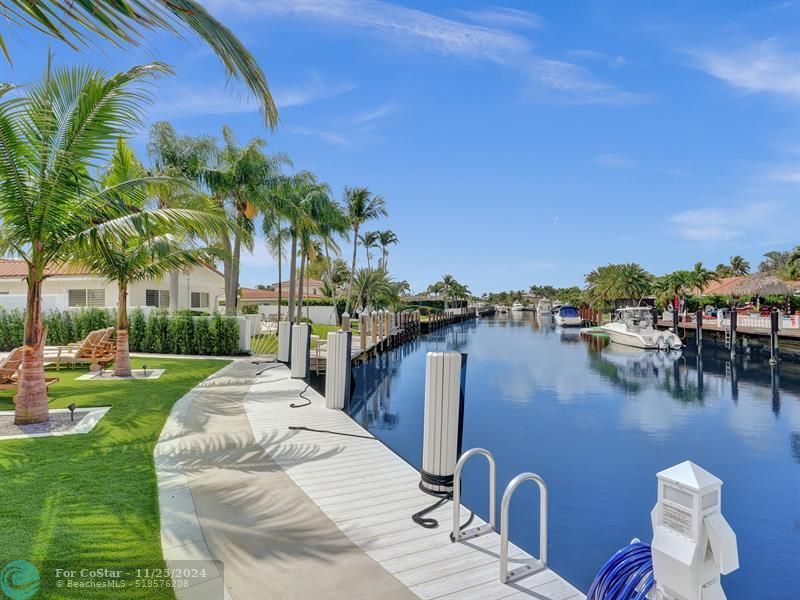 5581 NE 31st Ave in Fort Lauderdale, FL - Foto de edificio