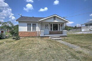 109 Bettie St in Johnson City, TN - Building Photo