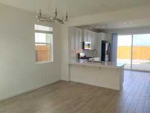 6460 E Malbec Dr in Fresno, CA - Building Photo - Building Photo