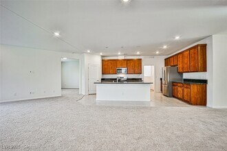 7412 Legacy Pt St in Las Vegas, NV - Building Photo - Building Photo