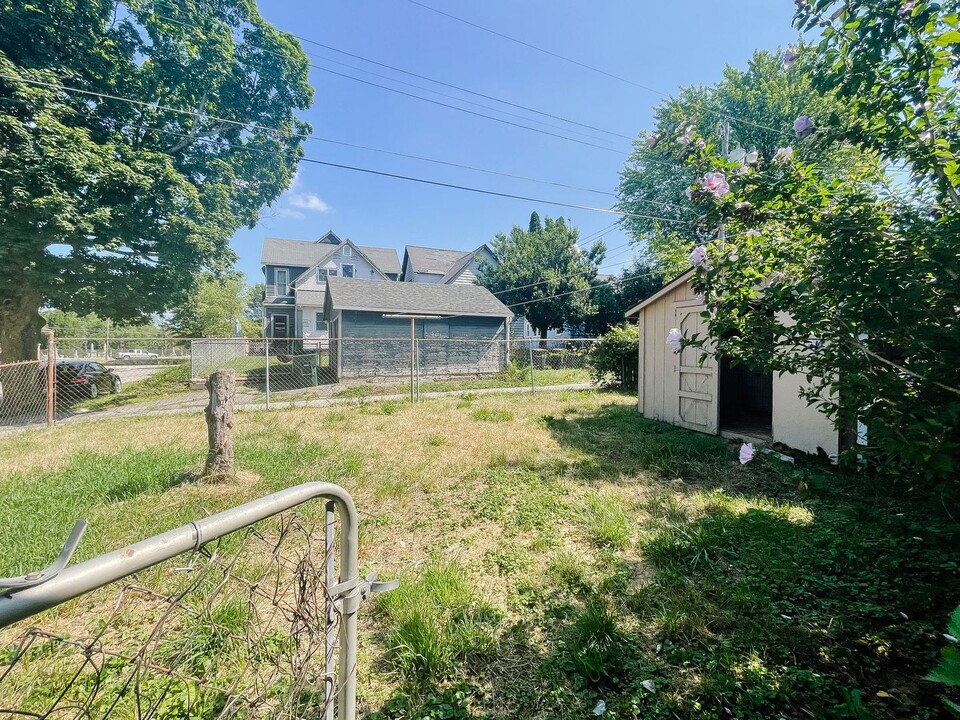 1220 W 1st St in Muncie, IN - Building Photo