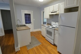 195 Plymouth St in Holbrook, MA - Building Photo - Building Photo