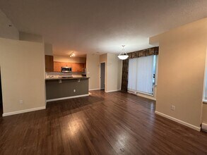 4398 Buchanan St in Burnaby, BC - Building Photo - Building Photo