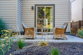 3063 NW Canyon Springs Pl in Bend, OR - Building Photo - Building Photo
