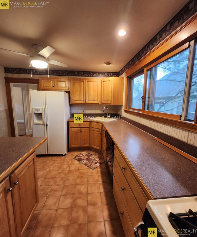 8 Belmont St, Unit 2