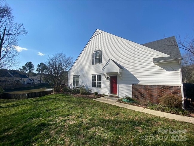 9325 Timothy Ct in Charlotte, NC - Building Photo - Building Photo
