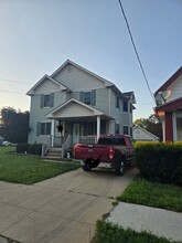 12602 Bennington Ave in Cleveland, OH - Foto de edificio - Building Photo