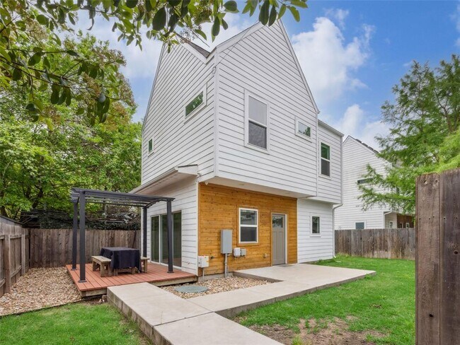 property at 1105 Fiesta St