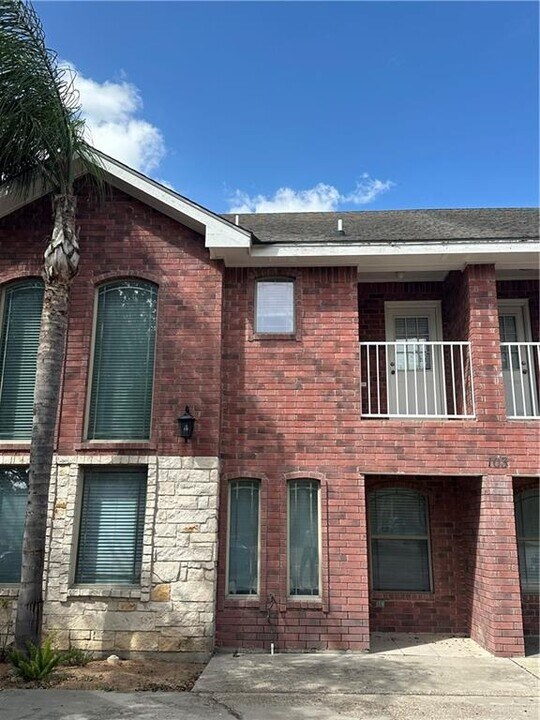 103 S 49th St in McAllen, TX - Building Photo