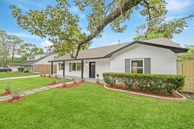 1206 Timber Ln in Friendswood, TX - Building Photo - Building Photo