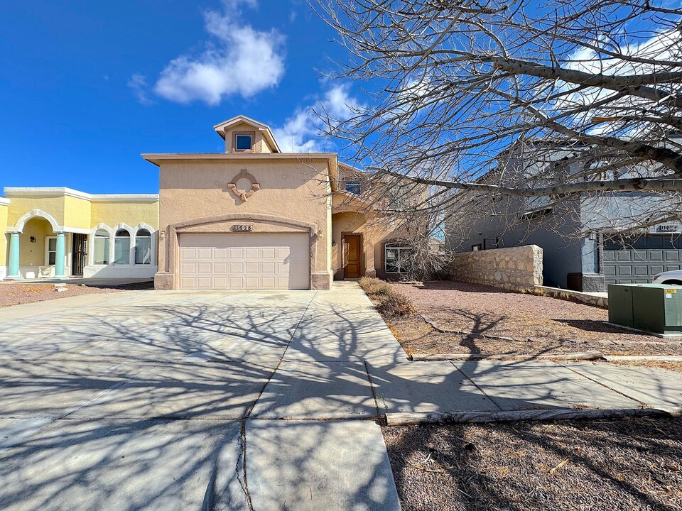 11028 Acoma St in El Paso, TX - Building Photo