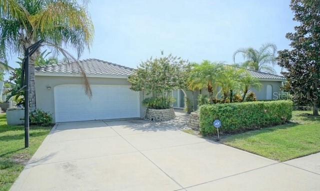 3921 Venetian Way in Tampa, FL - Building Photo