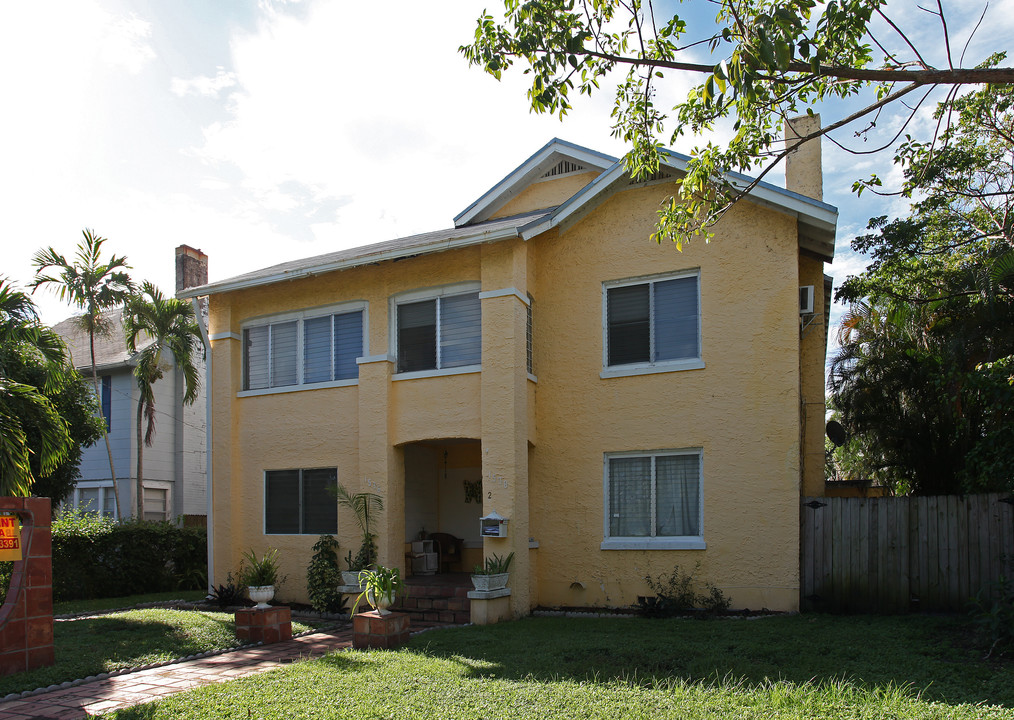 Carlton House in Hollywood, FL - Foto de edificio